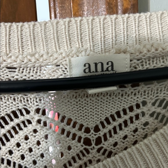 a.n.a Cream Textured Knit Sweater 22 in armpit to armpit and 28 in long. Nice - Picture 2 of 16